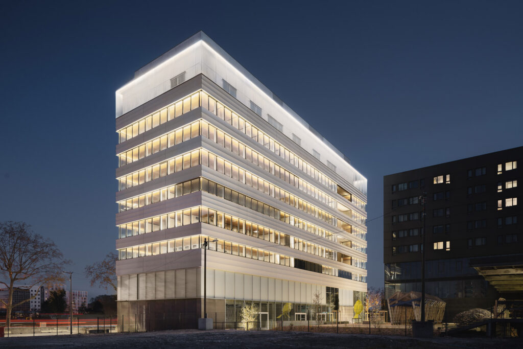 Groupe Cardinal - Workside Lumen - ©a+ samueldelmas architectes - © Vladimir de Mollerat du Jeu